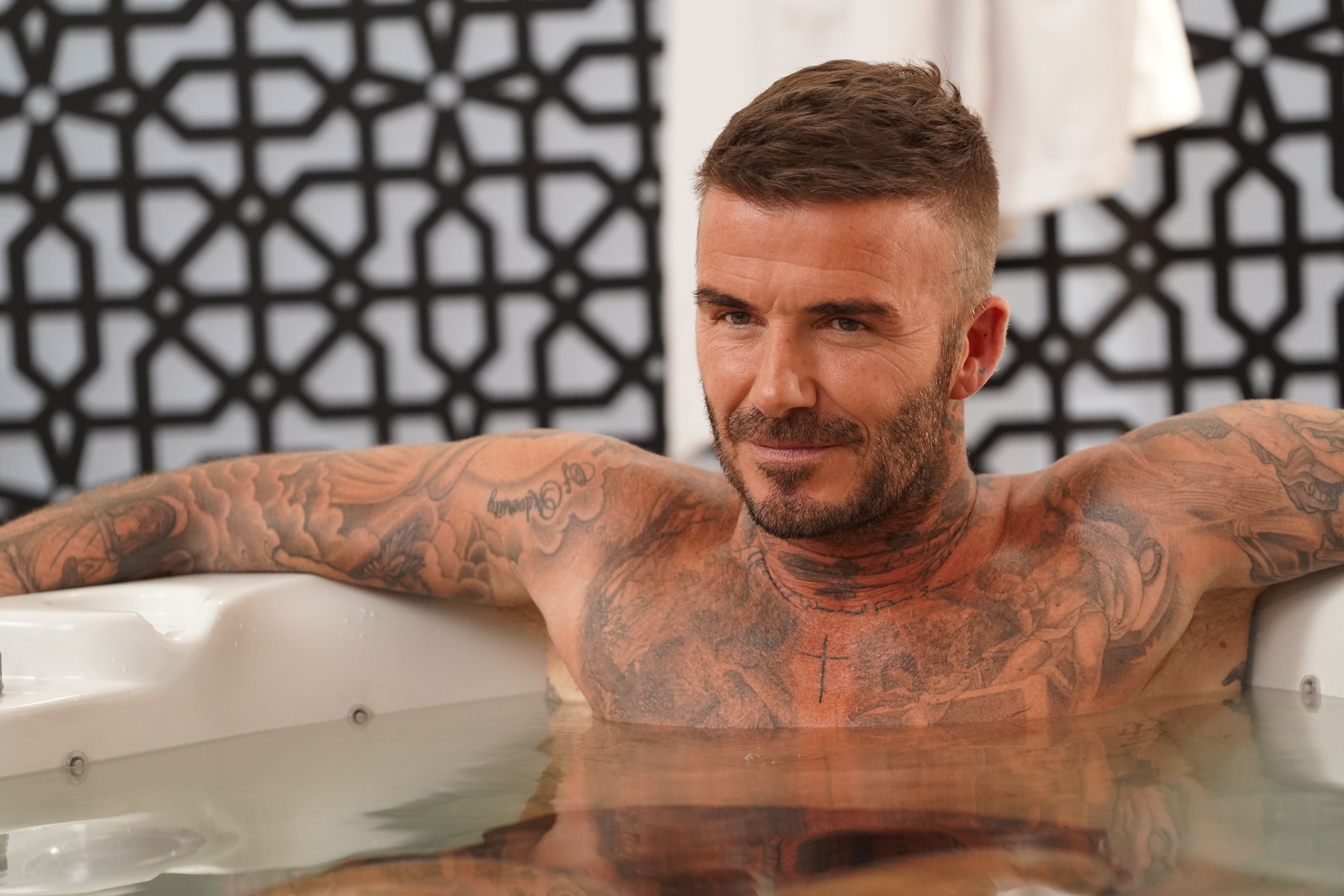Xăm Việt Tattoo   David Beckham  Siêu cầu thủ với đam mê hình xăm David  Beckham được biết đến là một tượng đài săm sống Mỗi hình săm đều mang
